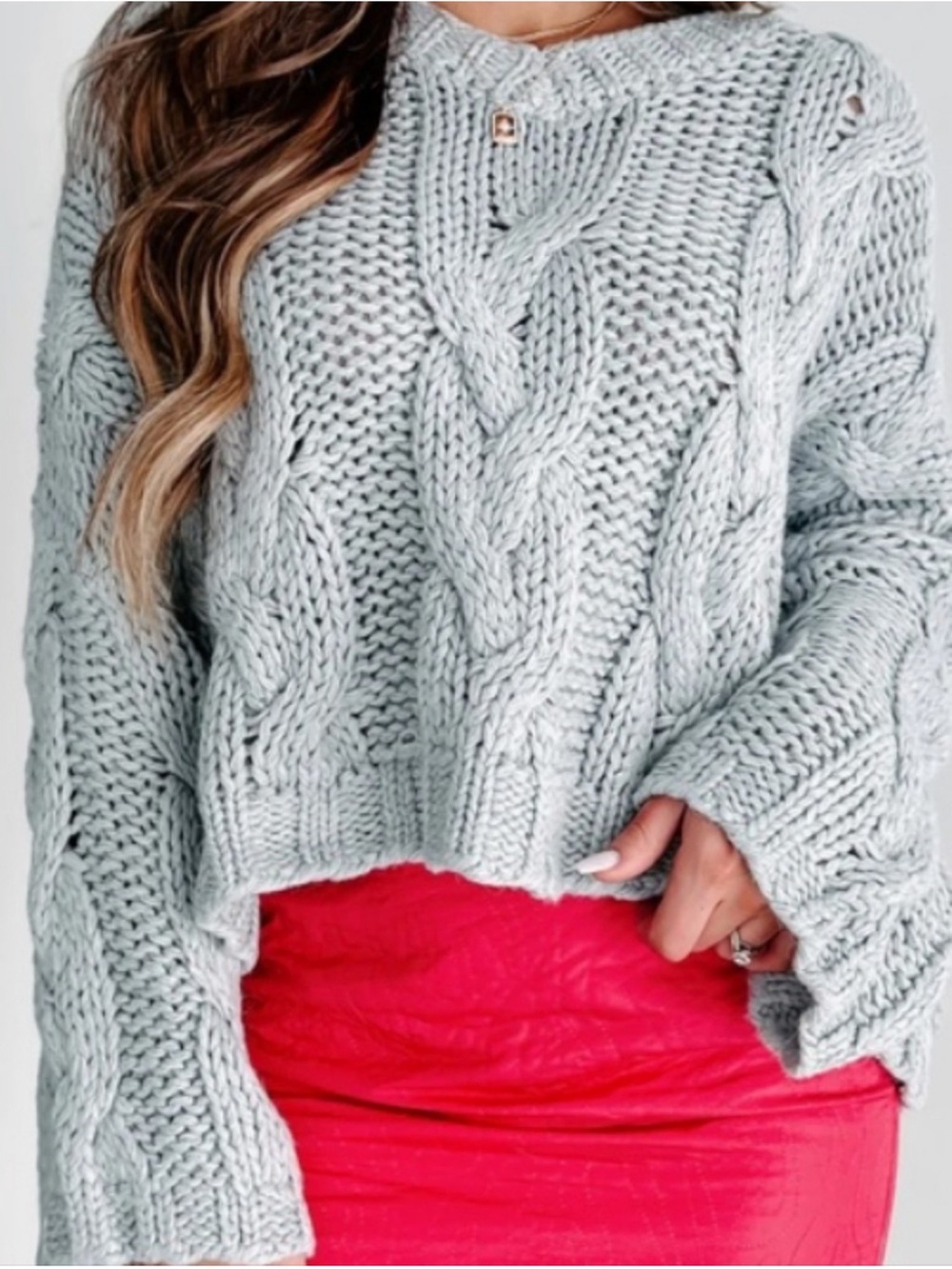 NWT HYFVE Light Gray Oversized Chunky Cable Knit Cropped V-Neck Pullover Sweater